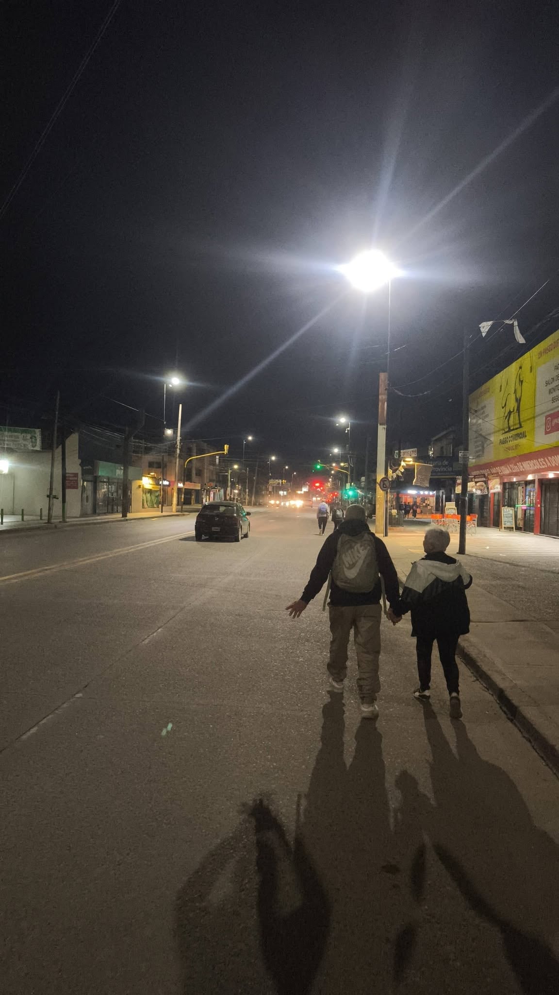 El operativo de seguridad y asistencia acompaña a los caminantes durante los 60 kilómetros hasta la Basílica de Luján (Facebook: Marisol Bravo)