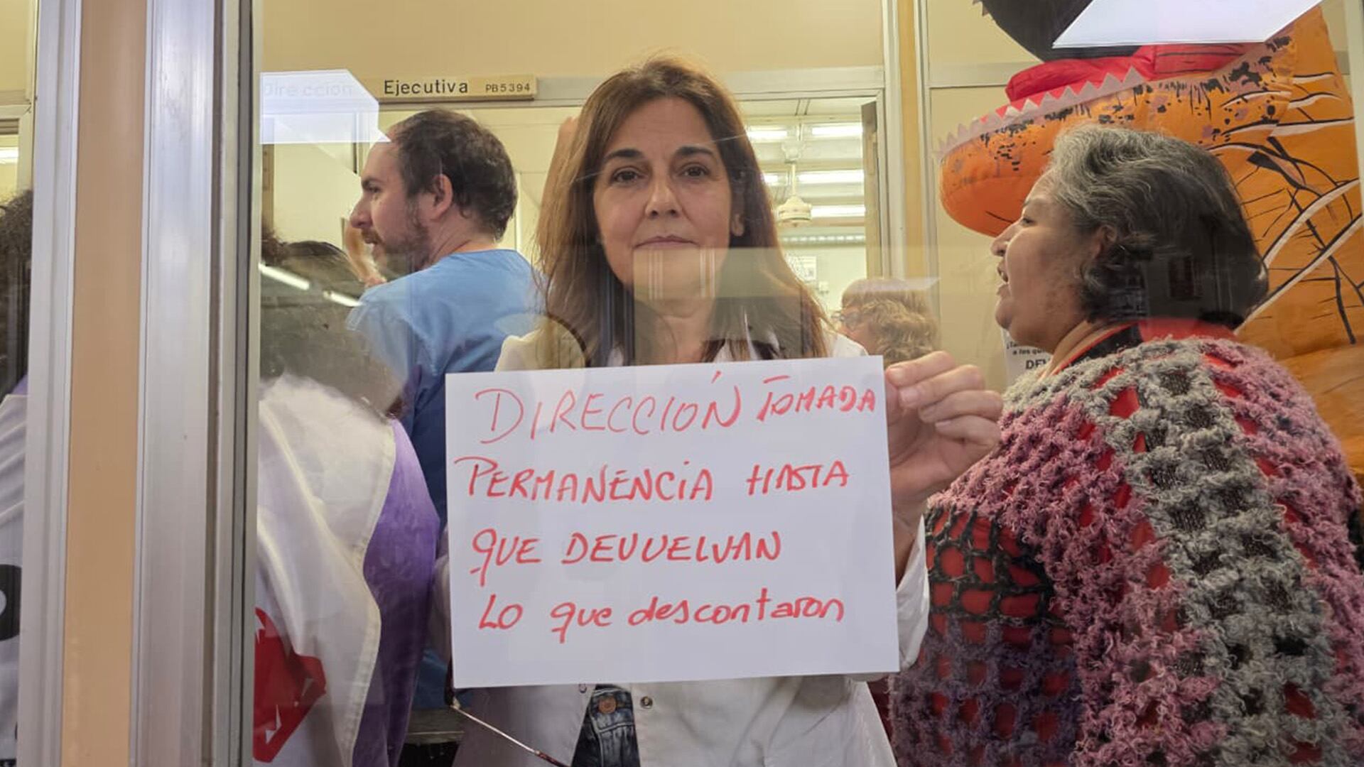 Trabajadores del Hospital Garrahan ocuparon la dirección de la institución y exigen devolución de salarios descontados por días de huelga