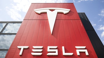 Musk anuncia que Tesla desplegará