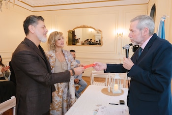 Imagen complementaria de Las 30 mejores fotos del casamiento civil de Andrea Ghidone y Pablo Otero
