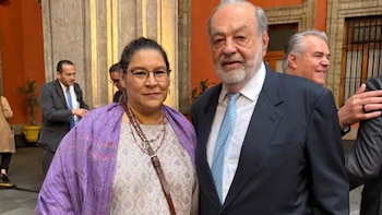 Con la presidencia de la SCJN en juego, Lenia Batres se toma foto con el magnate Carlos Slim