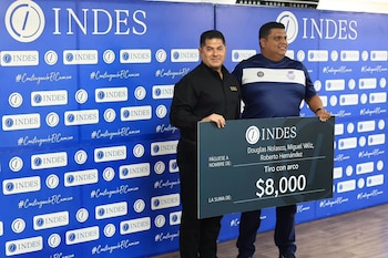 El equipo salvadoreño de tiro con arco compuesto ganó el oro en Santo Domingo 2026 y Roberto Hernández, Douglas Nolasco y Miguel Véliz recibieron 8,000 dólares por ese resultado./ (INDES)