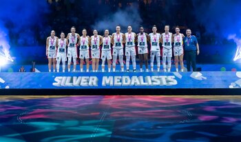 La selección española femenina, subcampeona