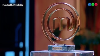 Un primer plano del trofeo