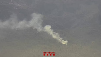 Los Bombers dan por controlado el incendio forestal en Capafonts (Tarragona)