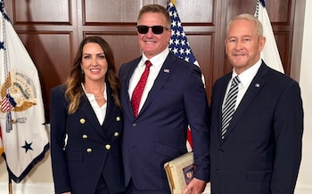 Johnson asistió a un acto encabezado por Sara Carter. (X @USAmbMex)