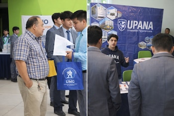 Personas interactúan en una feria universitaria con stands de la Universidad Mariano Gálvez (UMG) y la Universidad Panamericana (UPANA), donde se ven gráficos y folletos.