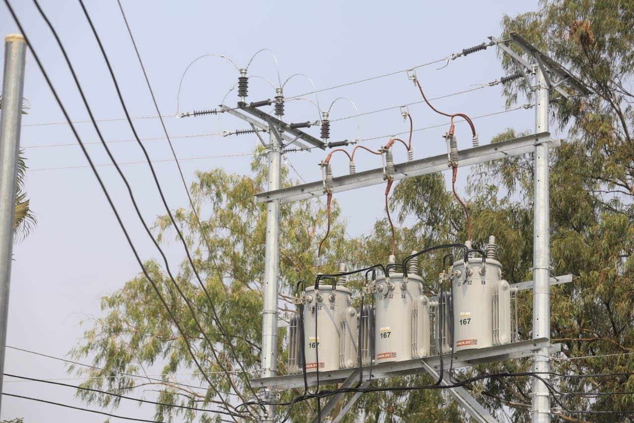 Edwin Núñez afirmó que la diversificación de la matriz energética de El Salvador reduce el riesgo de racionamiento ante olas de calor y sequías. (ETESAL)