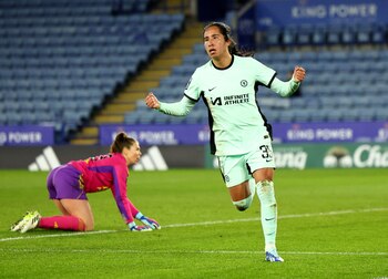 Mayra Ramírez anotó su primer gol en la Premier League femenina con Chelsea - crédito Andrew Boyers/Reuters