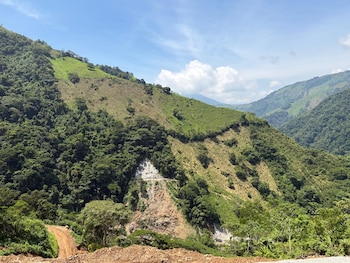 El proyecto de Invías y Vías para la Paz destina más de $49.672 millones a la intervención de 5,2 kilómetros de carretera y su interventoría - crédito Invías