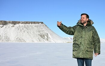 El vicepresidente de Estados Unidos, J.D. Vance, de visita en la base militar Pituffik Space en Groenlandia (Jim Watson/Pool via REUTERS/Archivo)