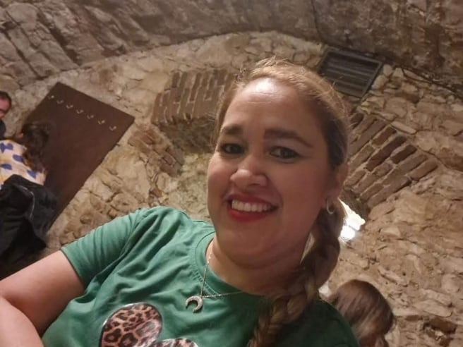 Jhoanna Nataly Quintanilla Valle, de 40 años, emigró a Italia en busca de mejores oportunidades y trabajaba como niñera antes de su feminicidio (Cortesía: Noticias TVU El Salvador).