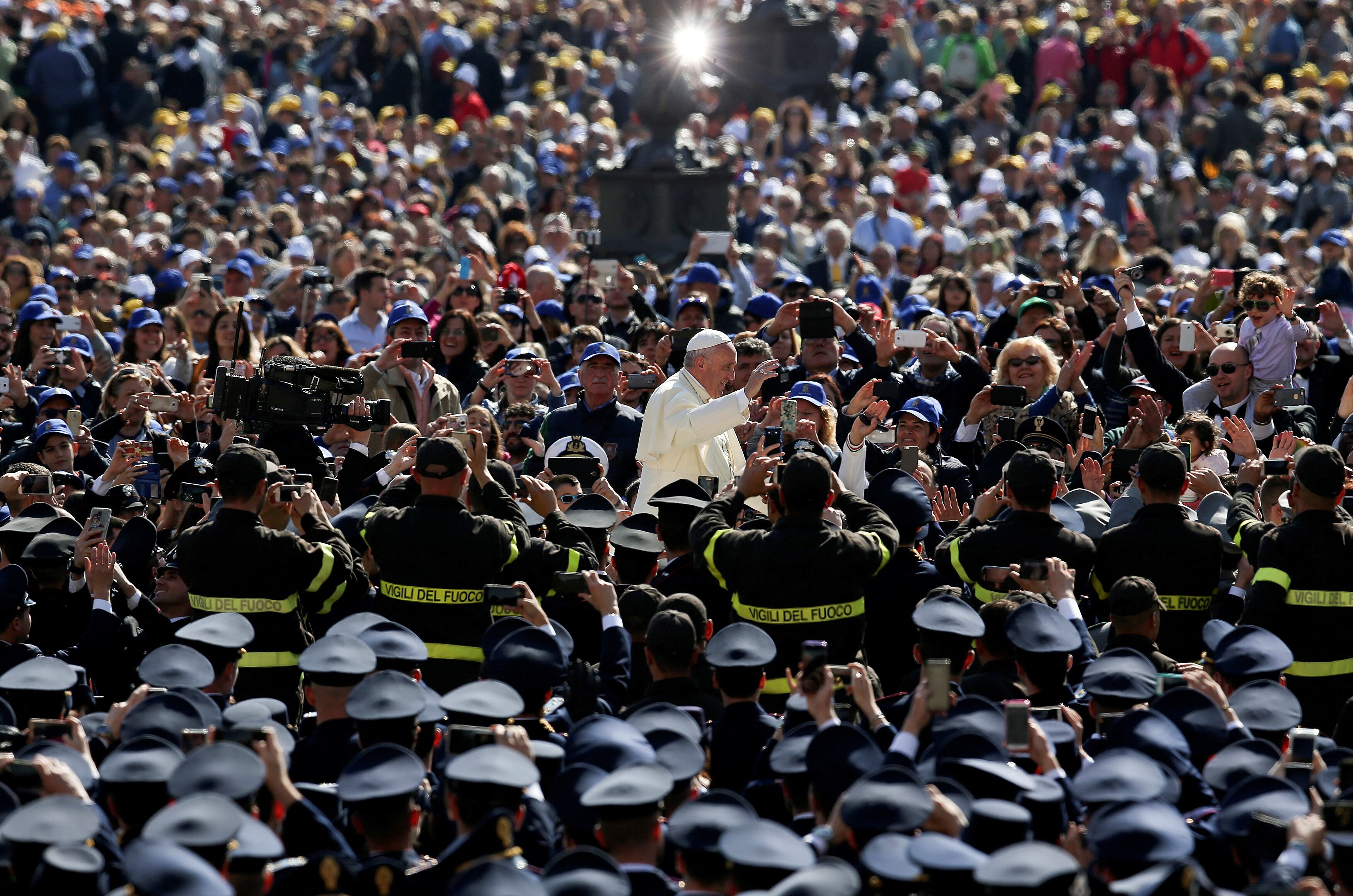¿Qué sucede ahora en la Iglesia tras la muerte del papa Francisco? (REUTERS/Alessandro Bianchi)