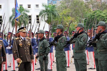 El ministro de la Defensa,