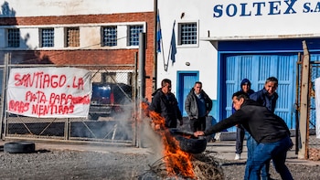 “No cobramos hace más de 300 días”: escaló el conflicto en una fábrica textil y los trabajadores denunciaron vaciamiento