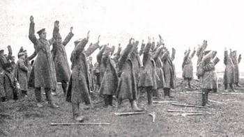 Soldados rusos se rinden en