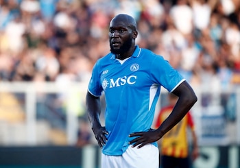 Romelu Lukaku inicia una nueva etapa en el Fenerbahce tras una temporada complicada en el Nápoles, marcada por problemas personales y deportivos (REUTERS/Alessandro Garofalo)