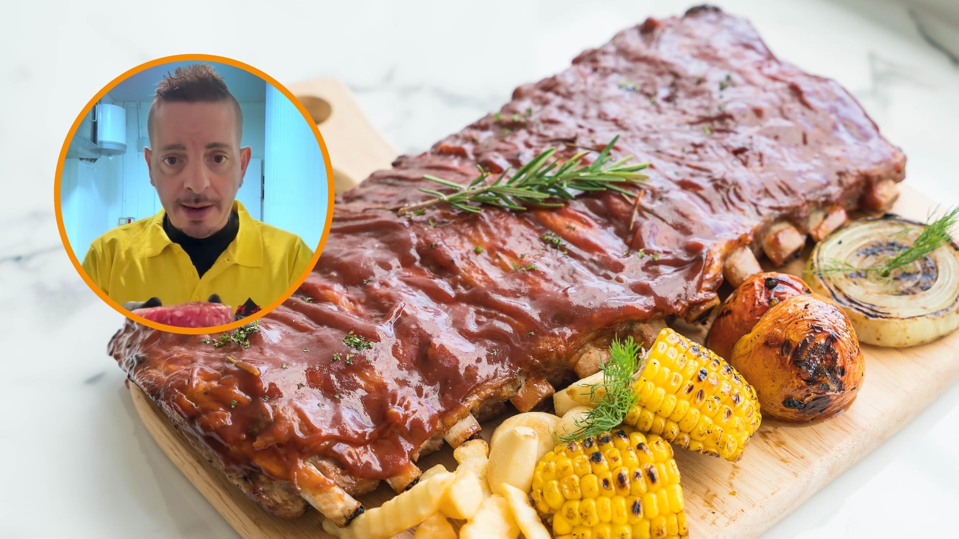 Un carnicero nos da consejos para cocinar costillas de cerdo en casa (Montaje Infobae)
