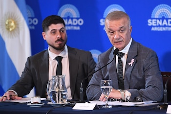 Reunión de la Comisión de Acuerdos el 7 de Octubre del 2026, en el Salón Azul del Senado de la Nación, Buenos Aires, Argentina.-