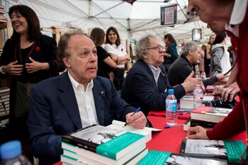 El escritor Javier Marias (i)