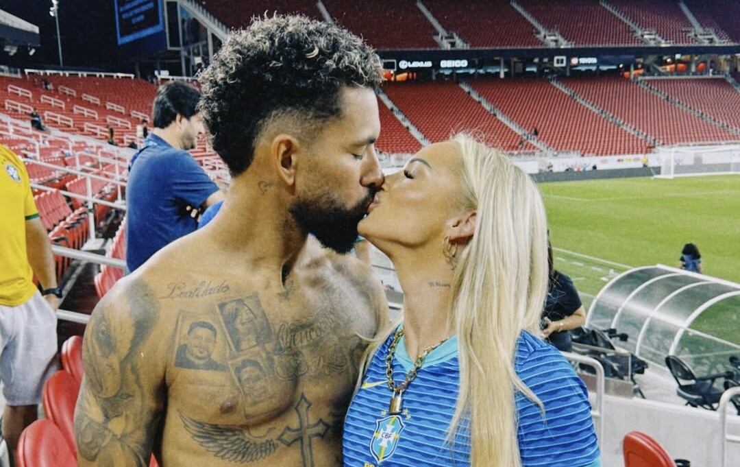 Alisha Lehmann y Douglas Luiz durante un partido de la selección brasileña en la Copa América (Crédito: alishalehmann7/Instagram)