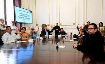 Diputados durante una sesión extraordinaria