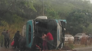 Accidente de autobús en la vía Interamericana en Panamá deja un muerto y 49 heridos