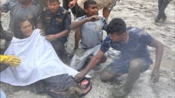 Su familia ya le había hecho el funeral, pero ella apareció viva tras pasar 10 días bajo el lodo de Nepal: así fue el rescate