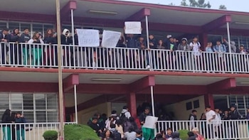 Separan a directora del Conalep Huixquilucan tras protestas: estudiantes detenidos ya fueron liberados