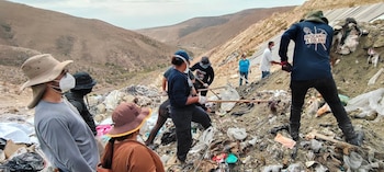 El Colectivo Buscando a Tolano localiza restos humanos en el relleno sanitario de Playas de Rosarito durante una búsqueda relacionada con siete jóvenes desaparecidos en Tijuana. Crédito: Facebook
