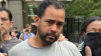 El hombre acusado por la muerte de una mujer y su beba en un naufragio en Nueva York enfrenta además un proceso de deportación