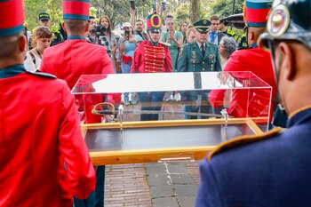 La espada fue obsequiada por