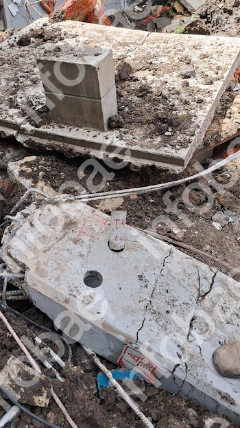 La imagen muestra escombros de