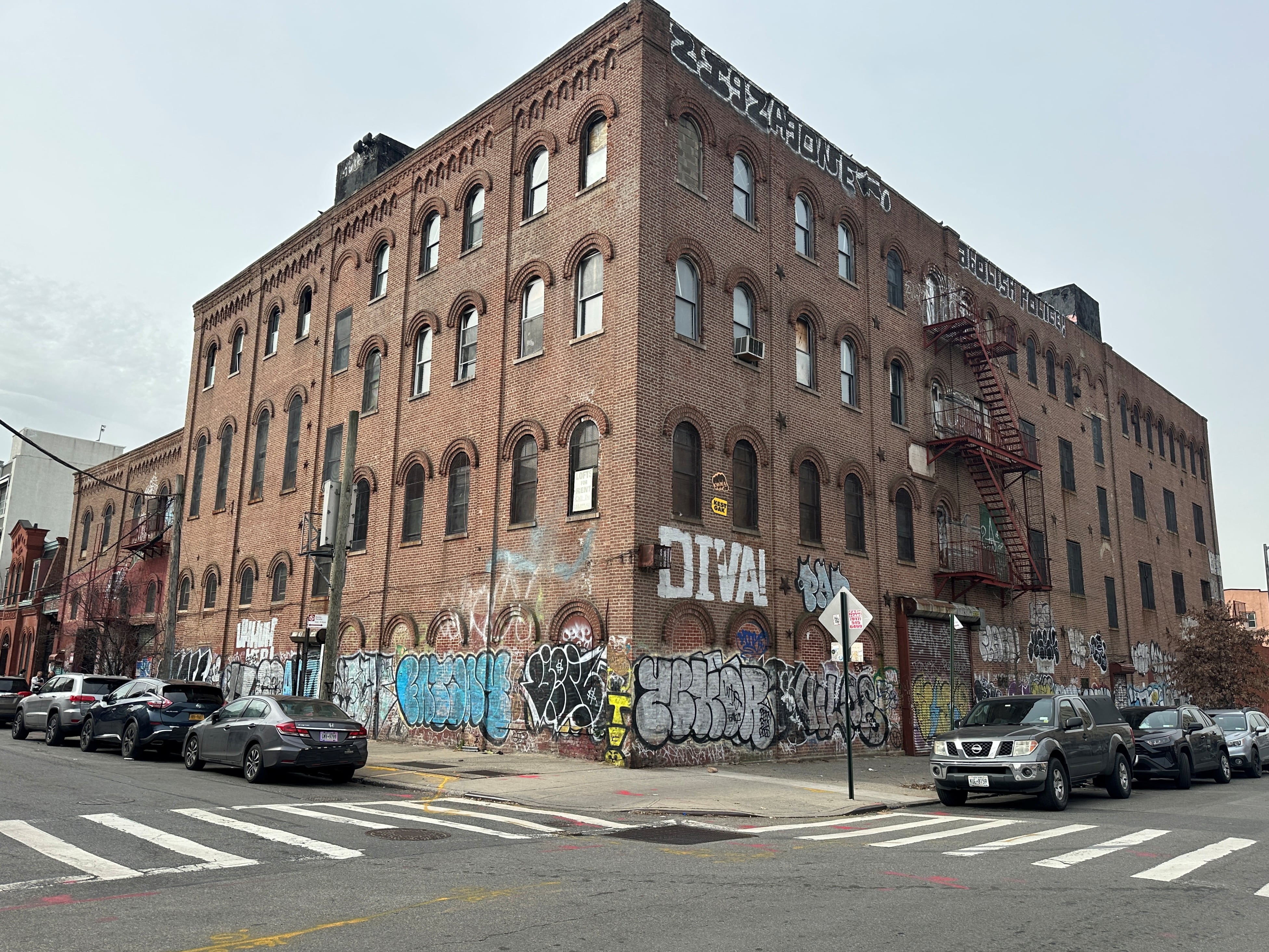La falta de inspección y el uso de llaves universales en la NYCHA facilitaron el acceso ilegal y aumentaron los riesgos de seguridad para los residentes (REUTERS/Roselle Chen)