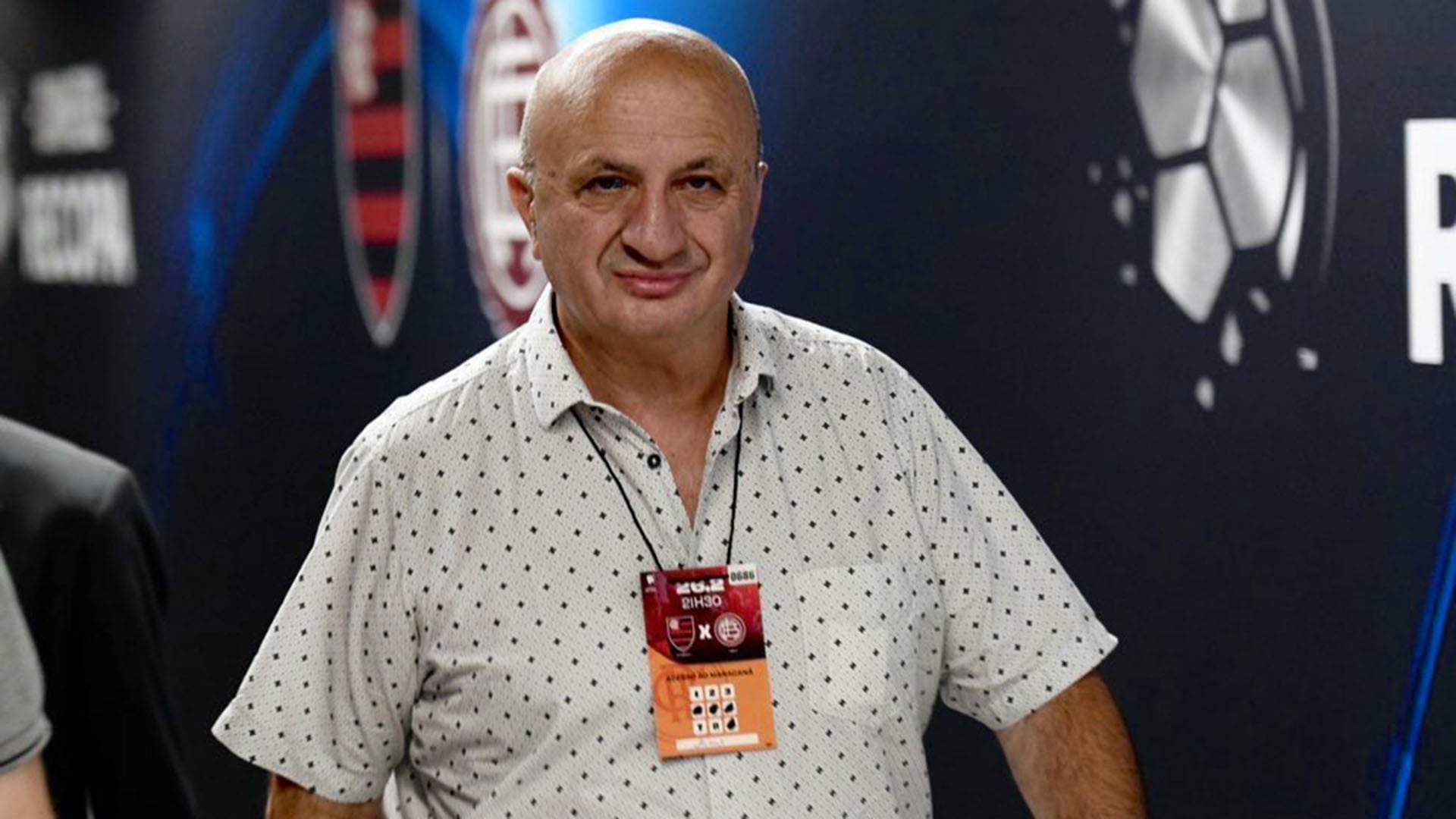 Nicolás Russo, presidente de Lanús, celebró el título de la Recopa junto al Chiqui Tapia (@RussoNicolasOk)