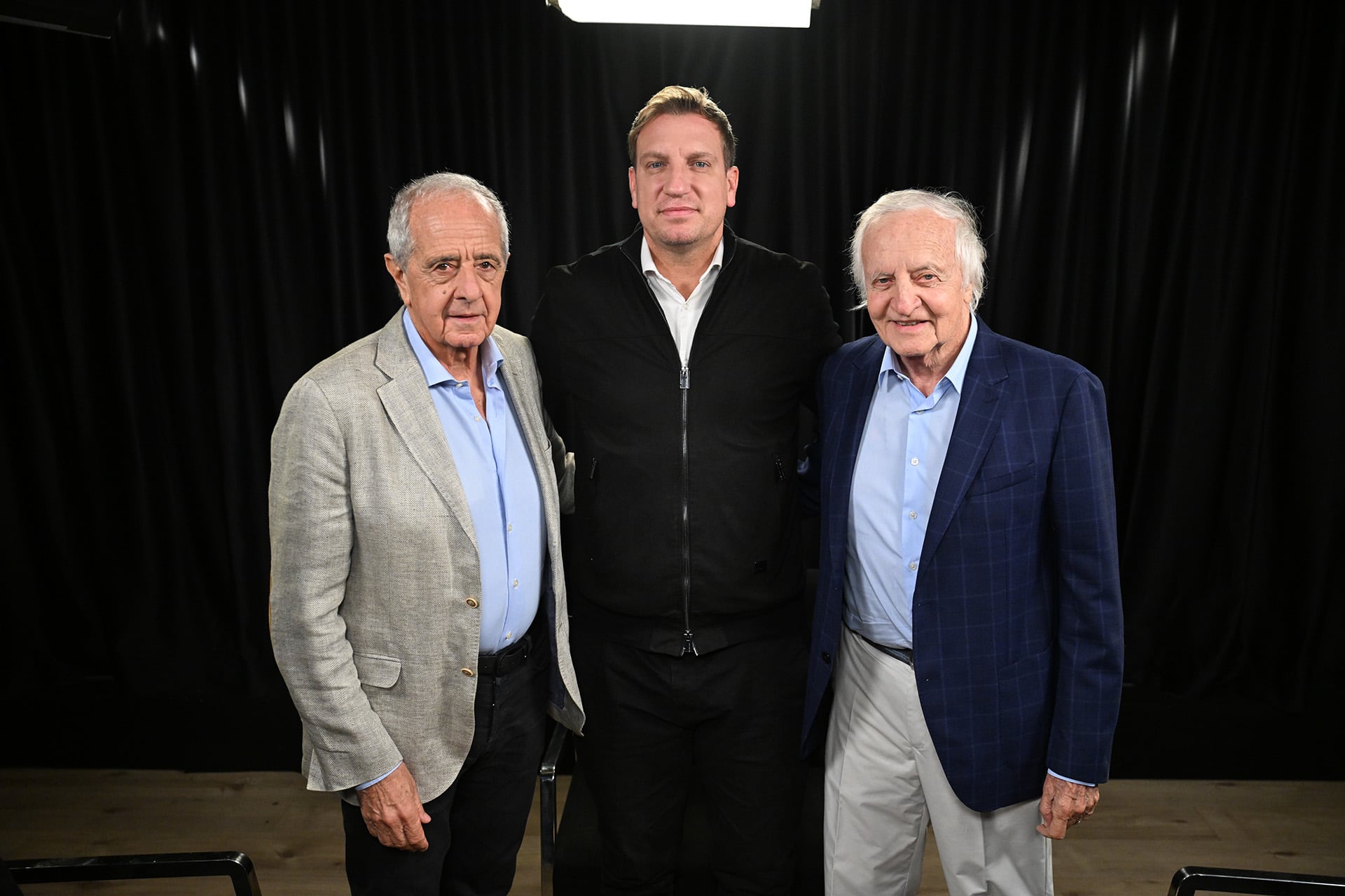 Maxi López en el estudio de Infobae para grabar Decime la Verdad junto a Rodolfo D'Onofrio y Fernando Marín