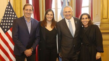 Julio Garro con el embajador de EEUU.