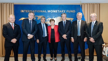 Una delegación encabezada por Caputo viaja a Washington para asistir a las reuniones de primavera del FMI y el Banco Mundial