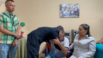 08-01-2022 Víctor Escobar junto a