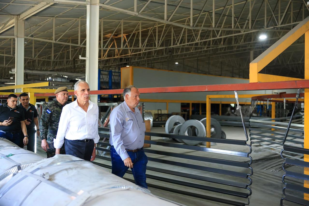 La ciudad de El Progreso concentra históricamente sectores como el textil y la manufactura ligera, promoviendo la formación de capital humano experimentado en estas áreas productivas.