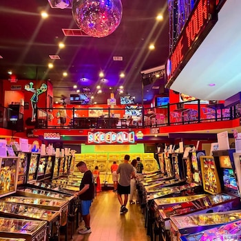 Silverball Retro Arcade cuenta con distintos juegos clásicos