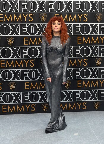 Natasha Lyonne eligió un vestido