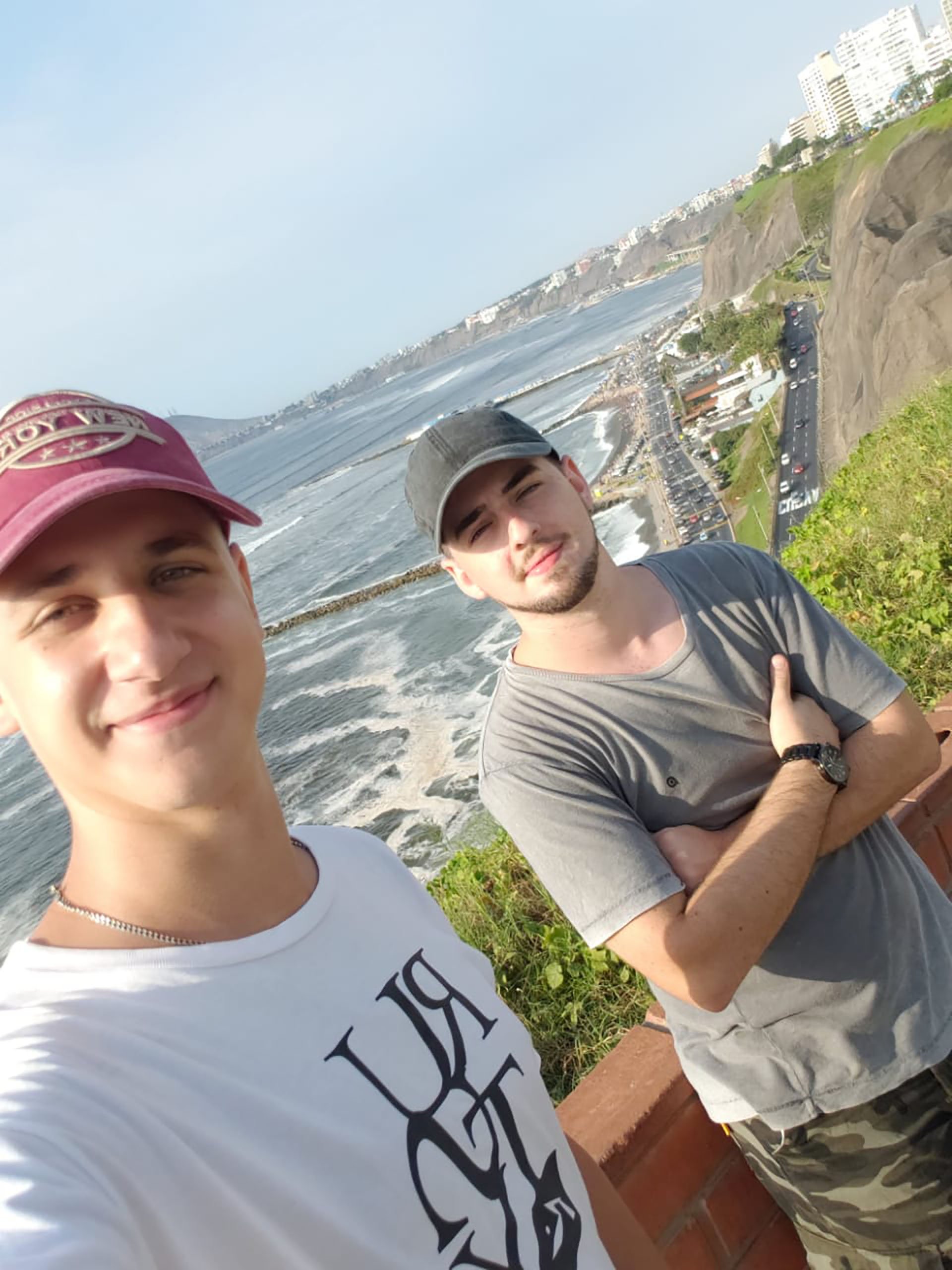 Juan y Santiago, disfrutando de