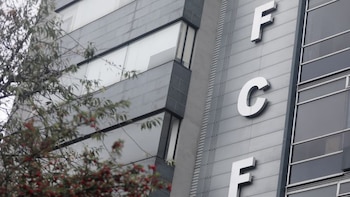 Acolfutpro acusó a la FCF de burlar la normativa FIFA y vulnerar los derechos de los futbolistas