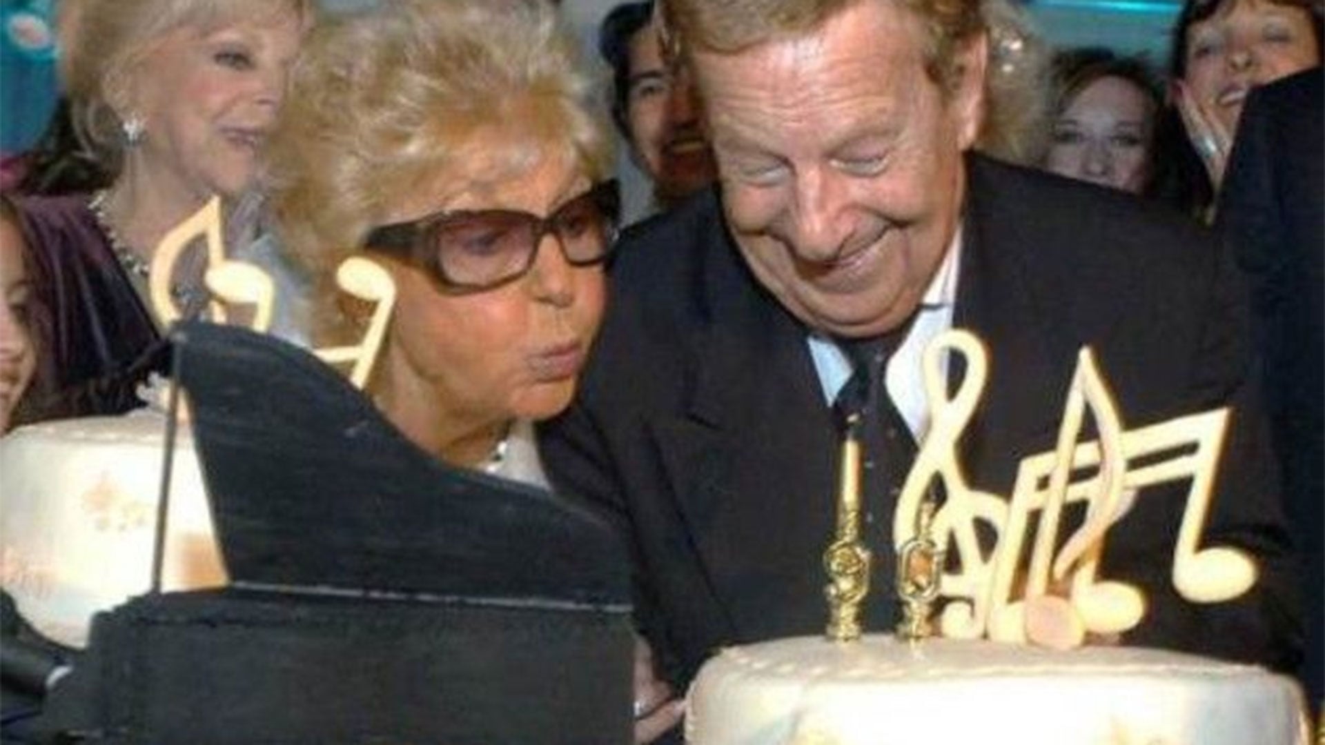 Mariano con su gran amor, Mirna