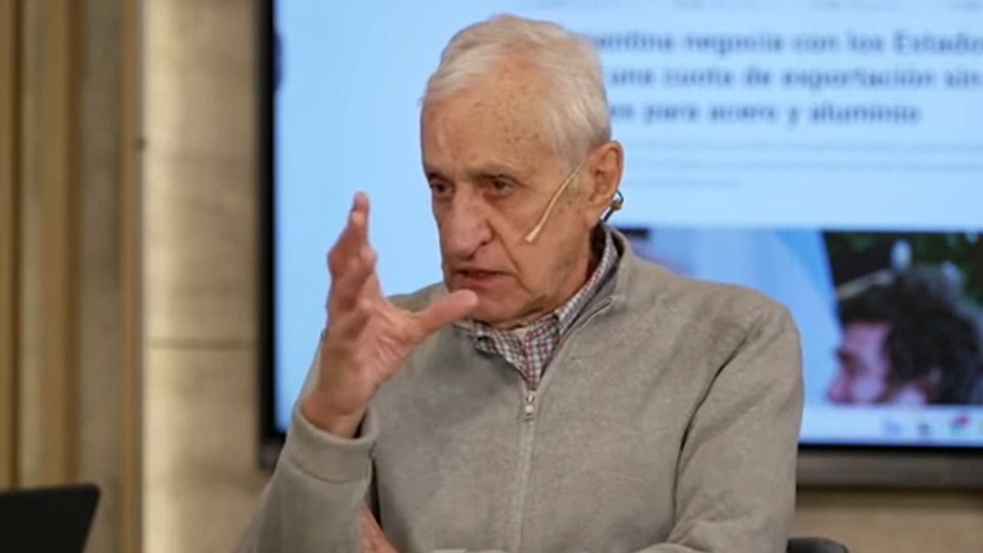 El libro revela los principales conflictos de Illia con el peronismo, la CGT y los grandes intereses petroleros y farmacéuticos