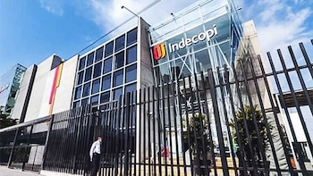 Indecopi multa con S/10 mil a funcionario que aplicó barrera burocrática ilegal para cerrar restaurante