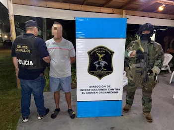 Uno de los sospechosos detenidos