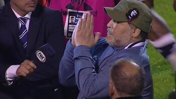 Maradona se acercó a la