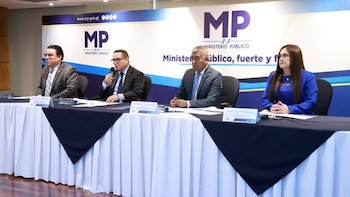 La fiscal Leonor Morales Lazo fue destituida del Ministerio Público de Guatemala junto a otros seis fiscales de su sección.